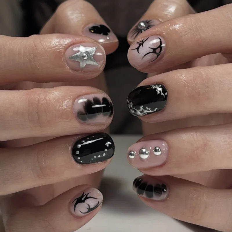 24pcs Gothic Style Black Fake Nails Silver Love Heart Bowknots Designs Y2k Press On Nails Short Almond Wearable False Nail Tips